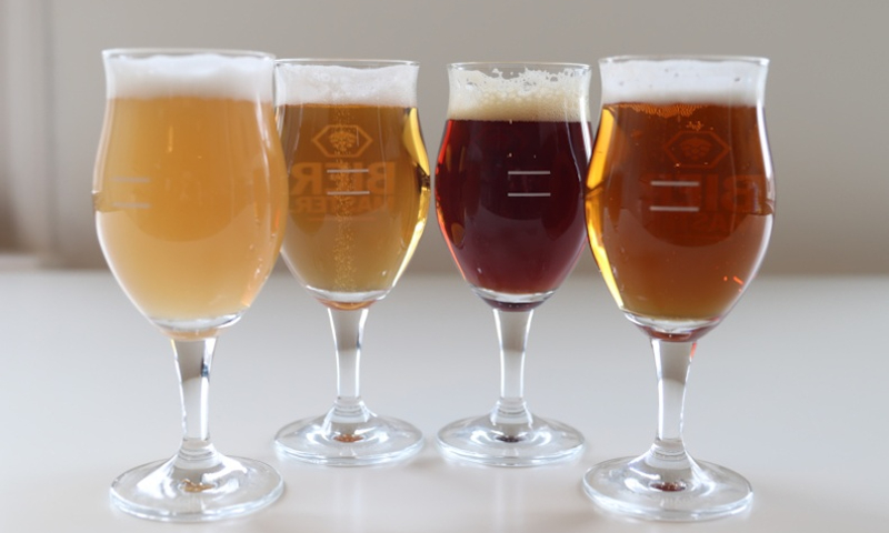 vier verschillende nederlandse bieren